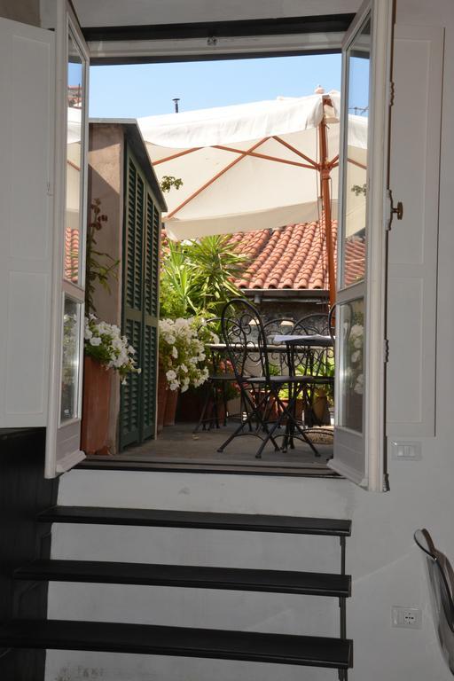La Terrazza Di Vico Olivi B&B Βεντιμίλια Εξωτερικό φωτογραφία